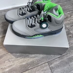 Brand new never worn jordan 5 green bean